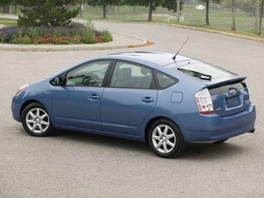  Toyota Prius 2003 года  (US) (фото 6 из 23)